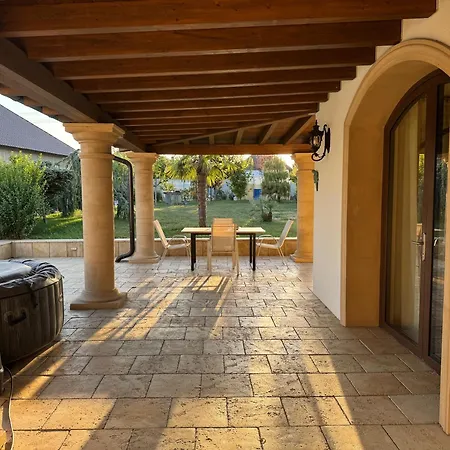 R Limoli Vintage Villa Barsfüss