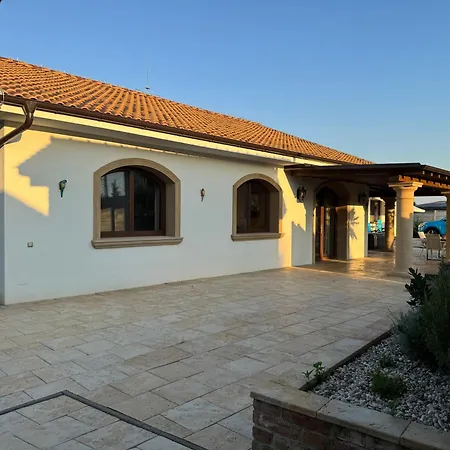 R Limoli Vintage Villa