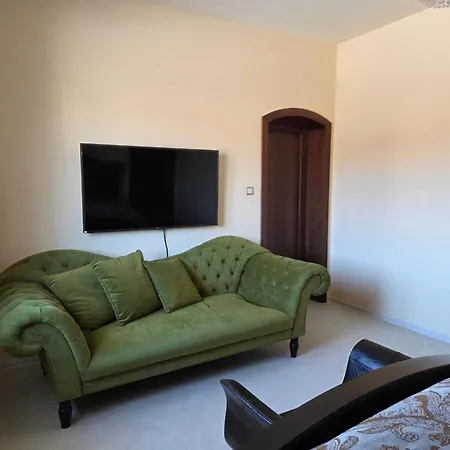 Villa R Limoli Vintage Trávnica