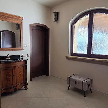 R Limoli Vintage Vila *