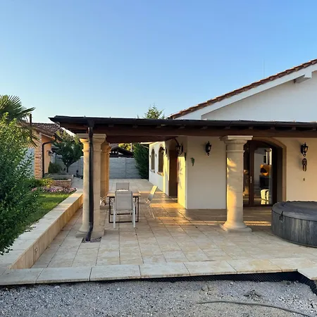 Villa R Limoli Vintage