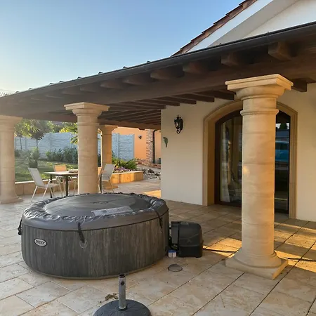 Vila R Limoli Vintage Travnica