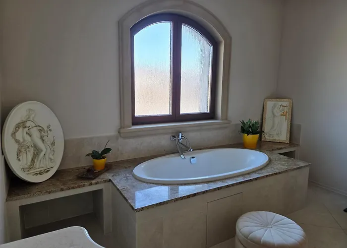 R Limoli Vintage Villa *