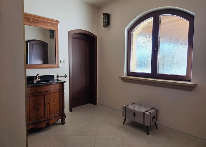 R Limoli Vintage Villa *